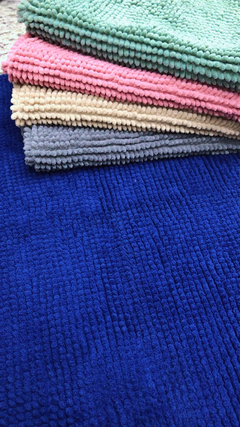 Tapete Bolinha G Cores Antiderrapante 0.50X0.70 - comprar online