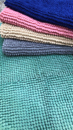 Tapete Bolinha G Cores Antiderrapante 0.50X0.70
