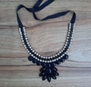 Colar preto com strass