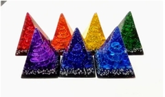 Kit 7 Orgonites Pirâmides para Alinhamento dos Chakras