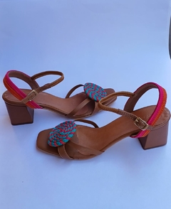 Sandália com detalhe em Mandala - comprar online