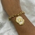 Pulseira de Placa com Resina Pérola com Inicial de A-Z - comprar online