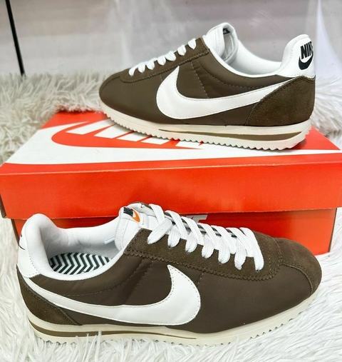 Tênis Nike Cortez Marrom - comprar online
