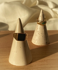 CONE PORTA ANEL - Brujo Ateliê - Arte com cimento, por um casal de arquitetos