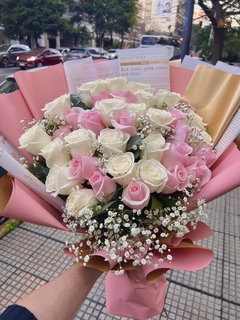 Ramo de 36 rosas importadas Bicolor en internet