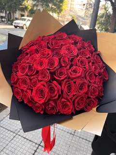RAMO DE 50 ROSAS IMPORTADAS