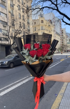 Ramo de 6 rosas nacionales en internet