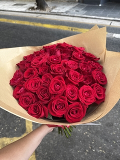 Ramo de 36 rosas nacionales - comprar online