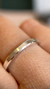 Alianças Slim Horizonte combina simplicidade e sofisticação, com design minimalista e brilho sutil, simbolizando um amor infinito. na internet