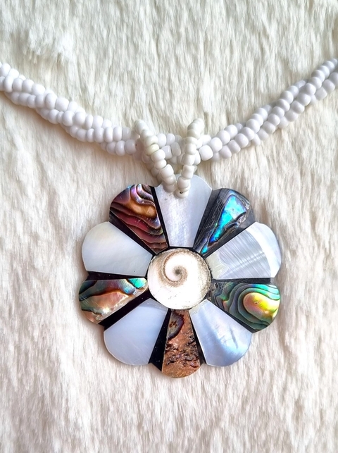 Colar Abalone e Madrepérola flor