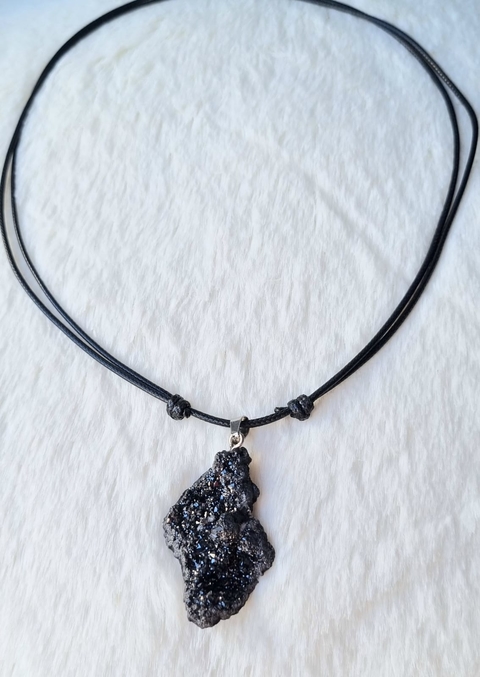 Colar ajustável de pedra drusa de ágata negra