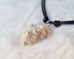 Colar ajustável de pedra bruta calcita natural en internet