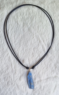 Colar ajustável de pedra cianita azul