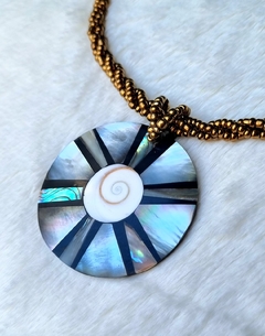 Colar Abalone e madrepérola mandala