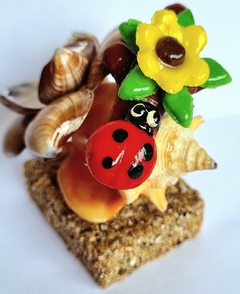 Decoração artesanal produzida com conchas do mar - comprar online