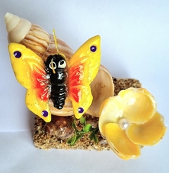Decoração artesanal produzida com conchas do mar na internet
