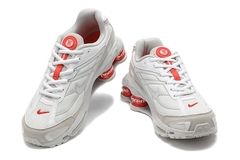 Tenis Nike Shox Ride Supreme - Branco e Vermelho - Bunny