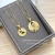 Colar Personalizado com Pingente M Redondo - Semijoia Ouro 18k - Leti Acessórios