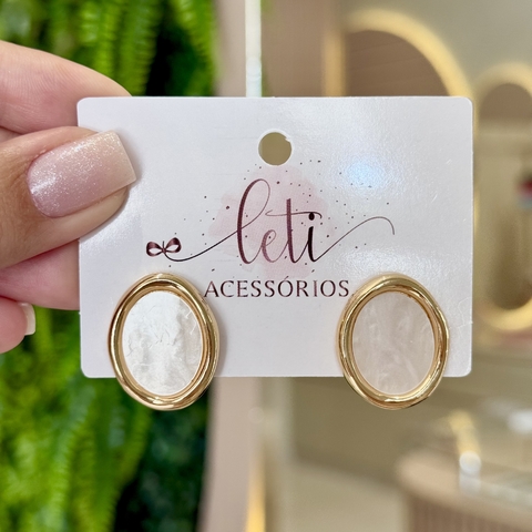 Brinco Madre Pérola Mosaico Oval Dourado M - comprar online