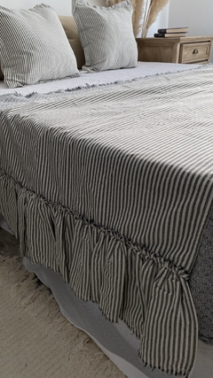 Pie de cama con volados