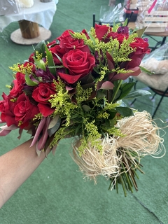 Buquê com 24 Rosas - comprar online