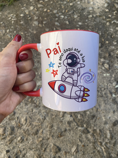 CANECA INTERIOR E ALÇA COLORIDA - "TE AMO DAQUI ATE A LUA"