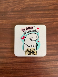 PORTA COPO PERSONALIZADO MDF OU NEOPRENE – "TE AMO DO TAMANHO DA SUA FOME"