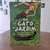 Um gato no Jardim