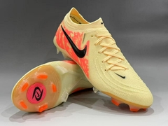 Chuteira de Campo NIKE Phantom Luna Elite TF - comprar online