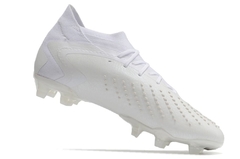 CHUTEIRA PREDATOR ACCURACY+ CAMPO