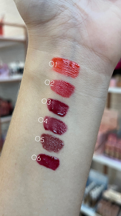 Lip Gloss Revolution - Pink21 na internet