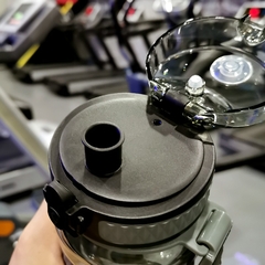 Imagem do Uzspace esportes garrafa de água ginásio á prova de vazamento-drop-prova-shaker portátil chaleira de viagem ao ar livre bebida de plástico garrafa bpa