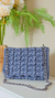 Bolsa clutch de crochê cinza