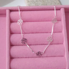 Choker Entremeio Rosas - comprar online