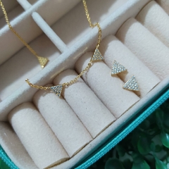 Conjunto Triângulo Cravejado