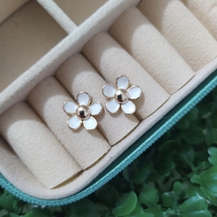 Brinco Flor Branca