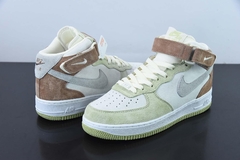 Tênis Nike Air Force 1 Mid '07 na internet