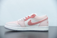 Tênis Jordan 1 Low SE Mighty Swooshers Pink na internet