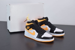 Tênis Jordan 1 Mid Laser Orange Black