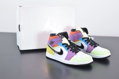 Tênis Jordan 1 Mid SE Lightbulb