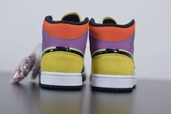 Imagem do Tênis Jordan 1 Mid SE Lightbulb