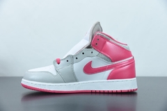 Tênis Jordan 1 Mid White Metallic Platinum Dynamic Pink na internet