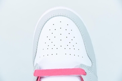 Tênis Jordan 1 Mid White Metallic Platinum Dynamic Pink - Loja Princípios