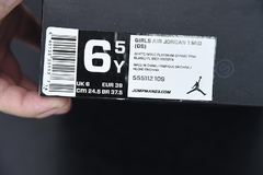 Tênis Jordan 1 Mid White Metallic Platinum Dynamic Pink na internet