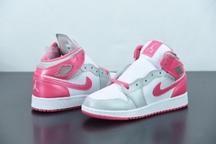 Tênis Jordan 1 Mid White Metallic Platinum Dynamic Pink