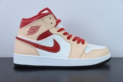 Tênis Jordan 1 Mid Light Curry Cardinal Red - comprar online