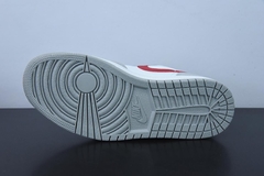 Tênis Jordan 1 Low SE Light Smoke Grey Gym Red