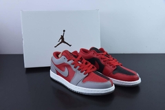 Tênis Jordan 1 Low SE Homage Split Gym Red Cement Grey