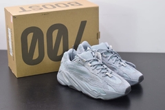 Tênis Adidas Yeezy Boost 700 V2 Hospital Blue