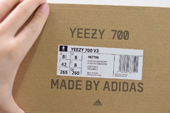 Tênis Adidas Yeezy 700 V3 Alvah na internet